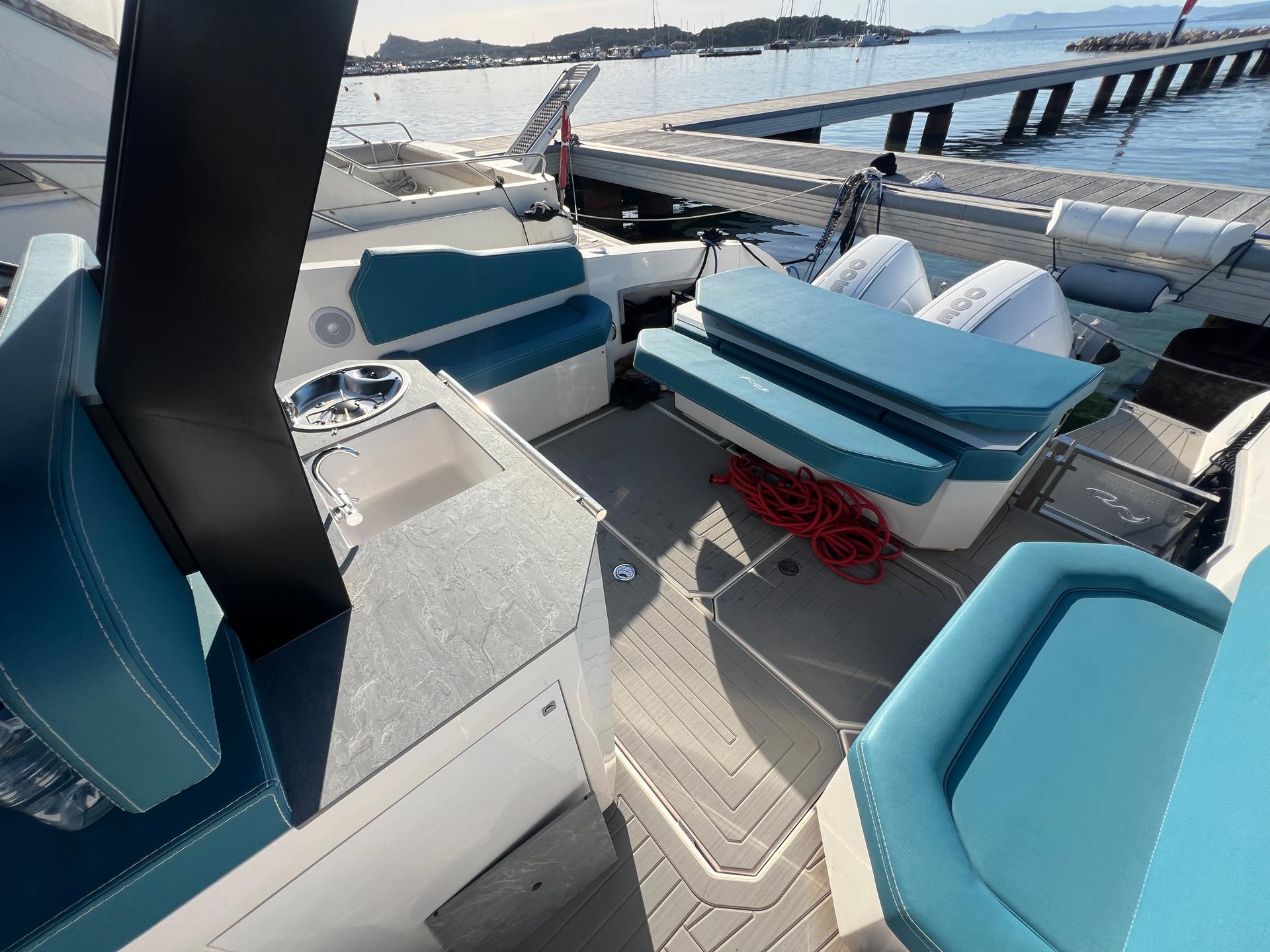 slider 4 Rio Yachts Daytona 34